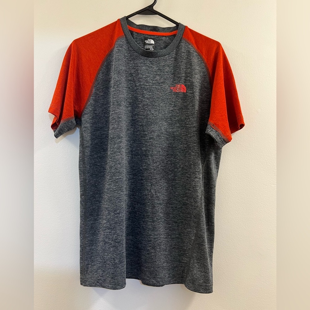 26. The North Face Tee Shirt Flash Dry Short Sleeve M